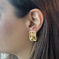 Σκουλαρίκια με λευκά μαργαριτάρια και βάση από ατσάλι με κλιπ - F126876