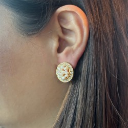 Σκουλαρίκια με λευκά μαργαριτάρια και βάση από ατσάλι με κλιπ - F126878