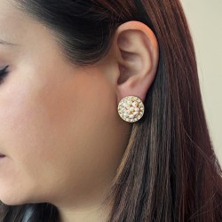 Σκουλαρίκια με λευκά μαργαριτάρια και βάση από ατσάλι με κλιπ - F126878