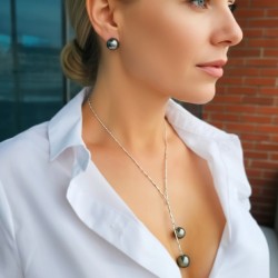 Κολιέ με Κ18 λευκόχρυσα στοιχεία και μαύρα μαργαριτάρια South Sea - F126565