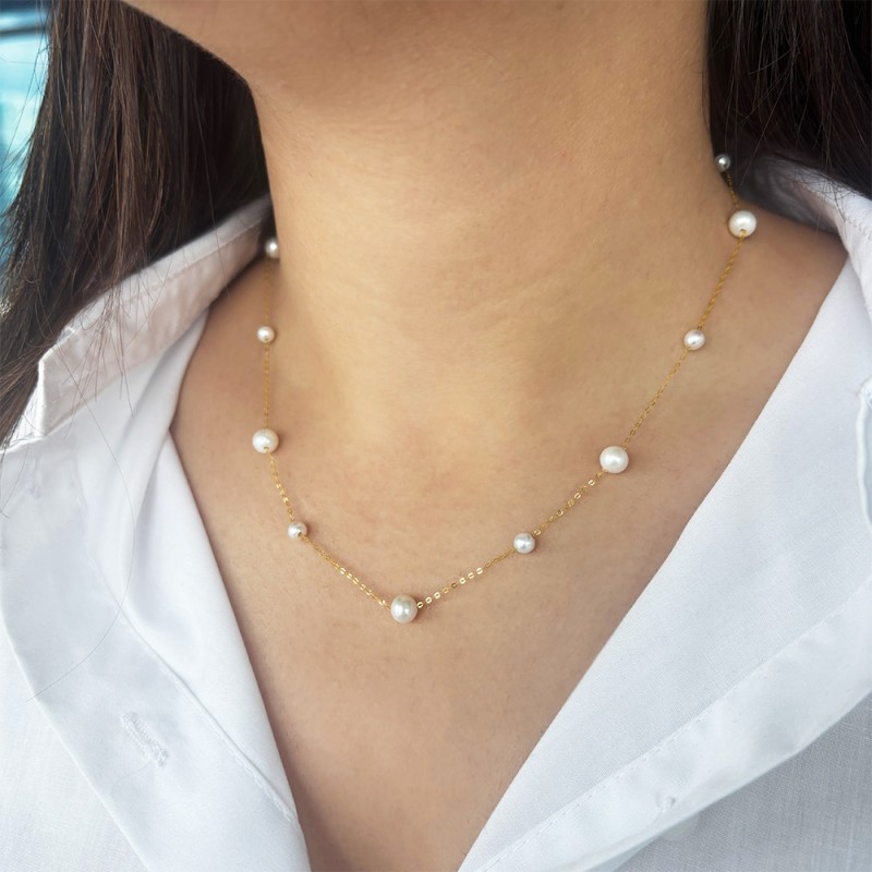 Κολιέ με Κ18 χρυσή αλυσίδα και λευκά μαργαριτάρια - F126770