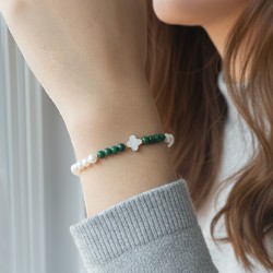 Βραχιόλι με Κ14 χρυσό κούμπωμα, λευκά μαργαριτάρια και μαλαχίτη - V126774