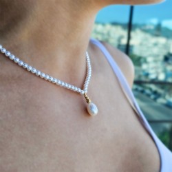 Κολιέ με Κ14 χρυσό κούμπωμα και λευκά μαργαριτάρια - F126931