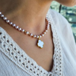 Κολιέ με Κ18 χρυσό μενταγιόν με shell pearl και σομόν μαργαριτάρια - F125785