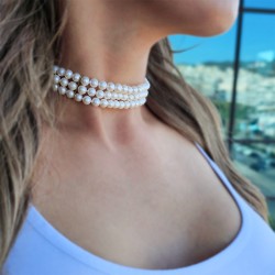 Κολιέ choker με Κ14 χρυσά στοιχεία και 3 σειρές λευκά μαργαριτάρια - F126489