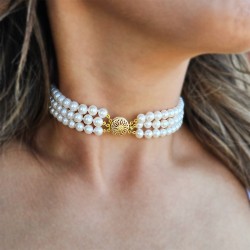 Κολιέ choker με Κ14 χρυσά στοιχεία και 3 σειρές λευκά μαργαριτάρια - F126489