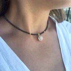 Κολιέ με Κ18 χρυσό μενταγιόν με ζιργκόν και spinel - F125957S