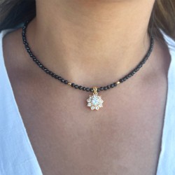 Κολιέ με Κ18 χρυσό μενταγιόν με ζιργκόν και spinel - F125957S