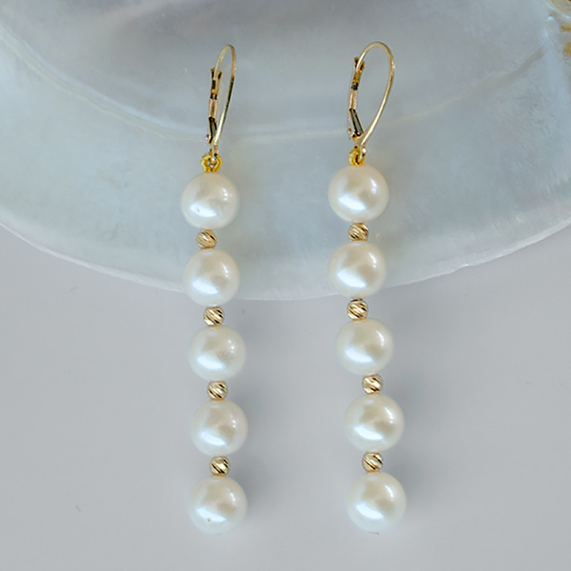 Σκουλαρίκια με Κ14 χρυσά στοιχεία και λευκά μαργαριτάρια - M124961