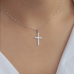 Χρυσός Κ18 σταυρός με διαμάντια - M315001