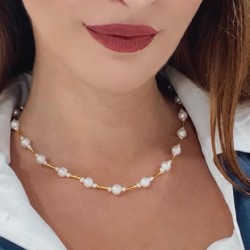Κολιέ με Κ18 χρυσά στοιχεία και λευκά μαργαριτάρια - L125141